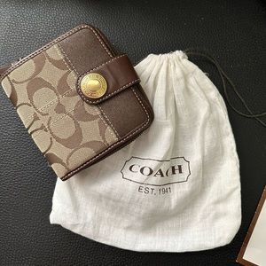 COACH Wallet, NWT, Signature, Brown, with original packaging